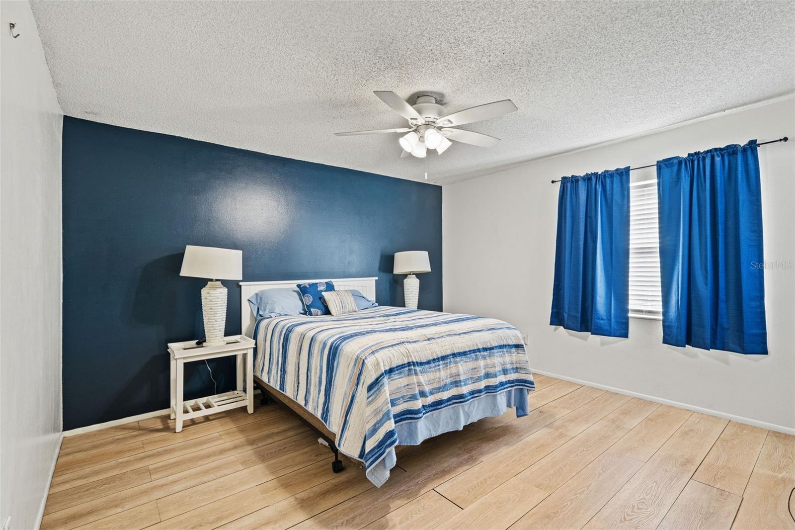 Listing photo id 10 for 509 Oakwood Avenue