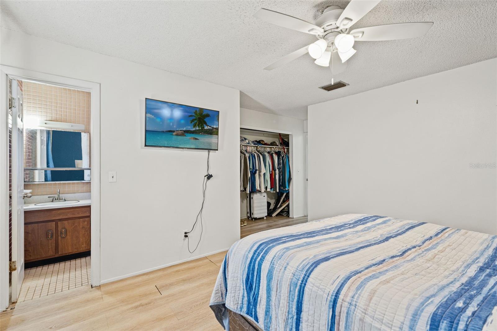 Listing photo id 11 for 509 Oakwood Avenue