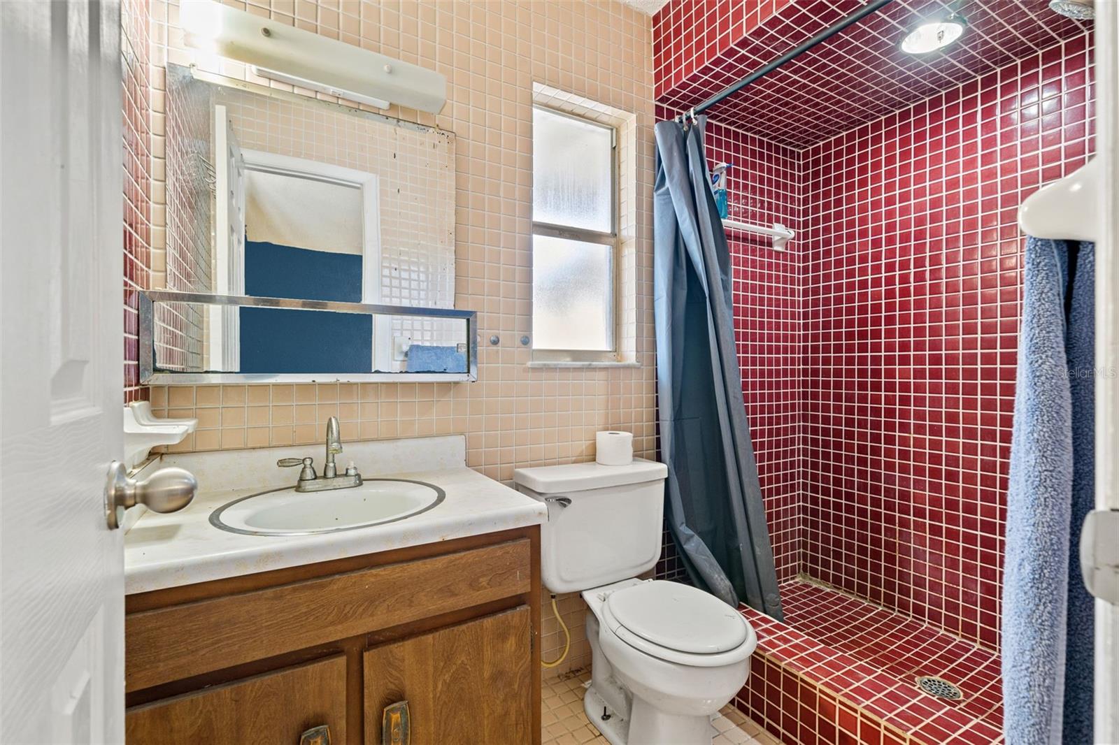 Listing photo id 15 for 509 Oakwood Avenue