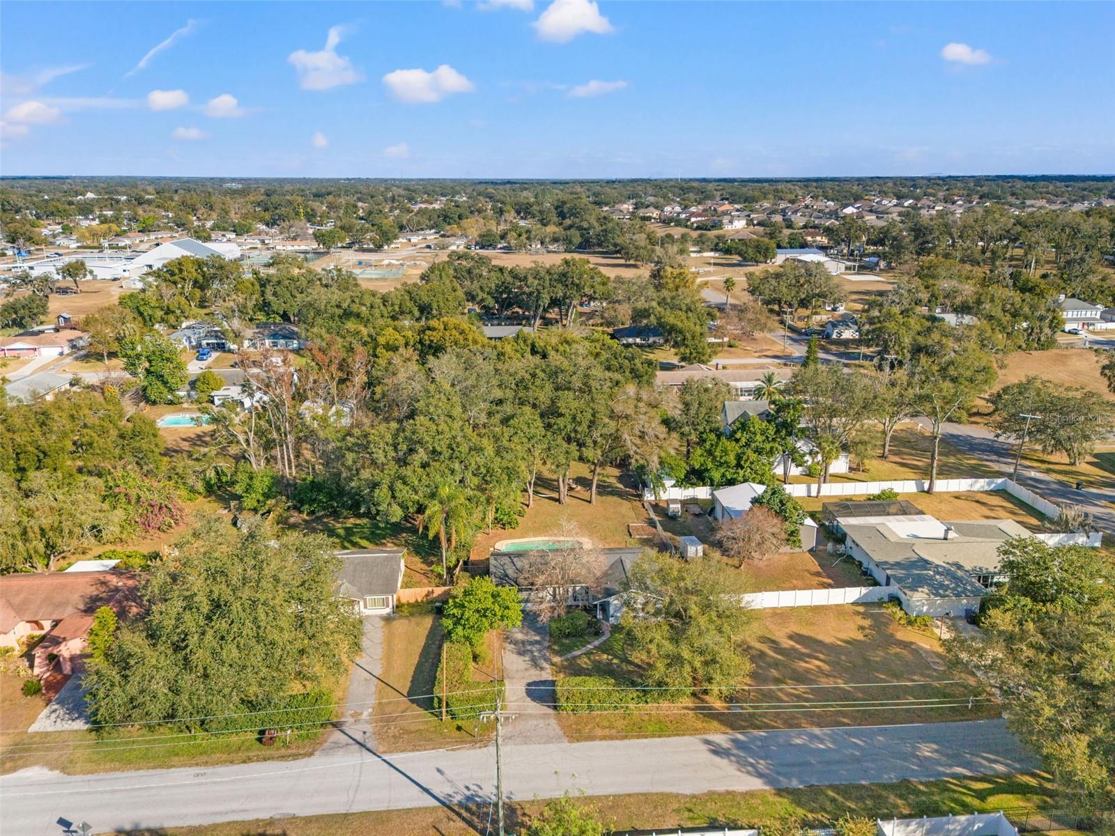 Listing photo id 29 for 509 Oakwood Avenue