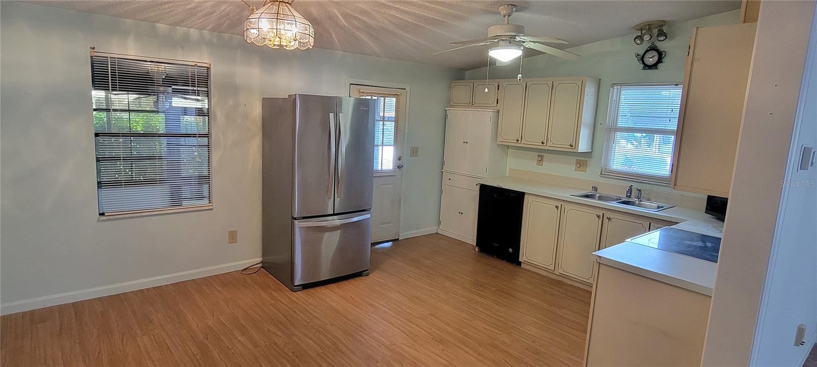 Image 15 of 35 For 1635 Pinehurst Drive