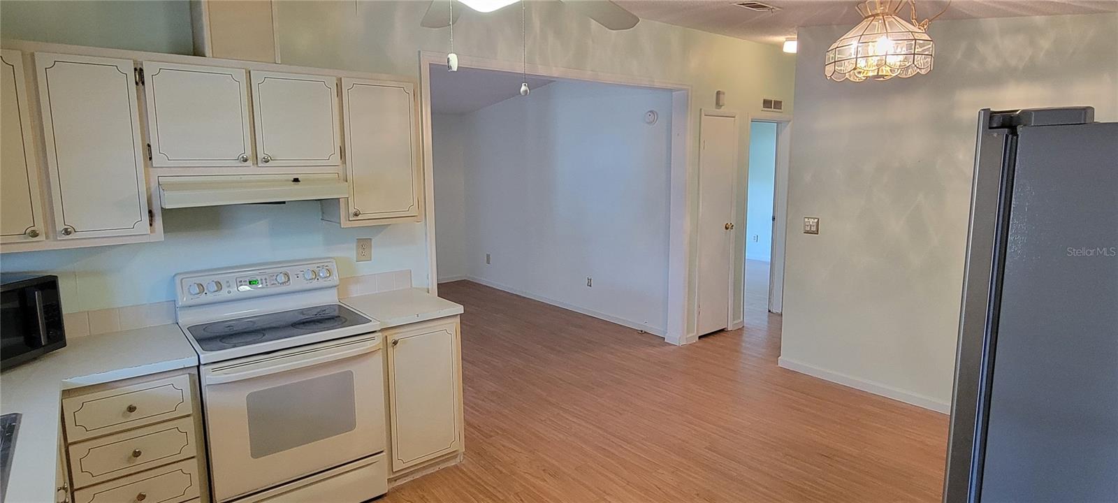 Image 17 of 35 For 1635 Pinehurst Drive