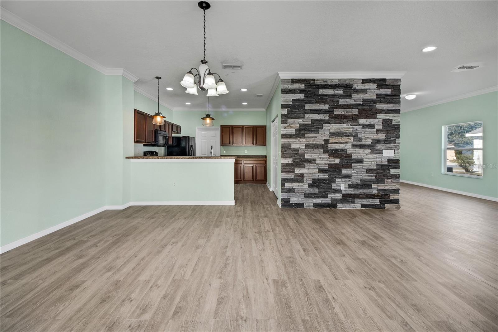 Image 10 of 72 For 12392 48th Loop