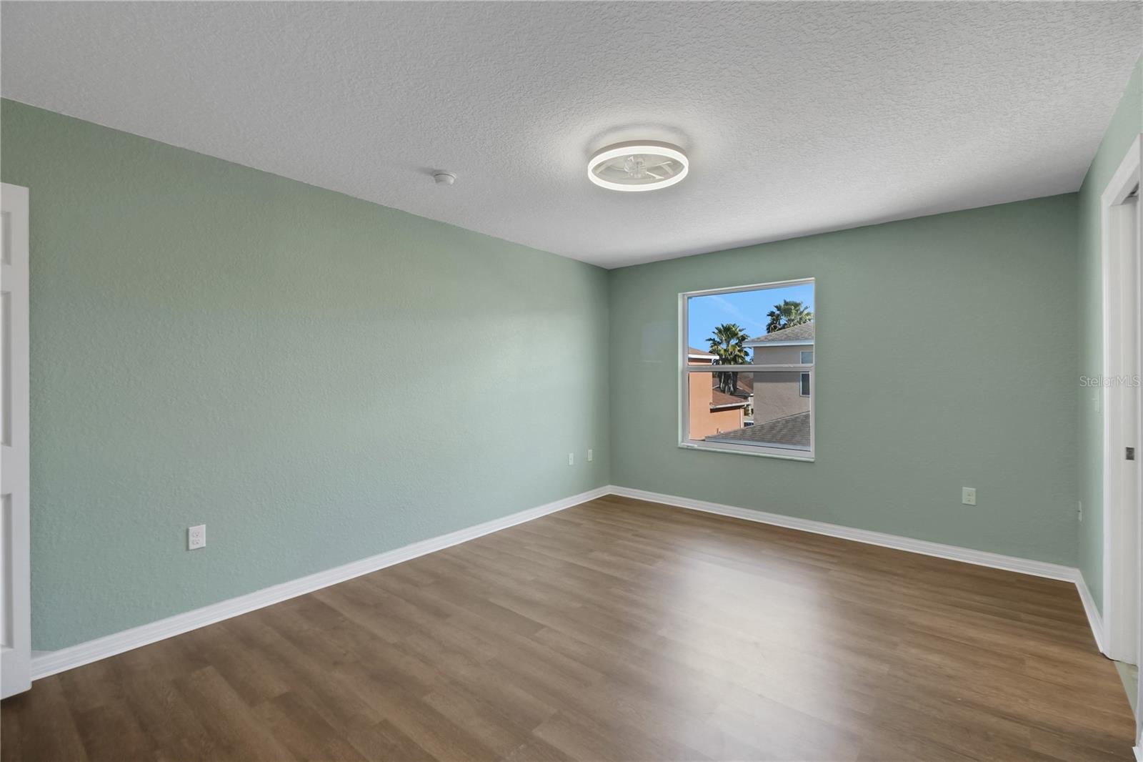 Image 25 of 72 For 12392 48th Loop