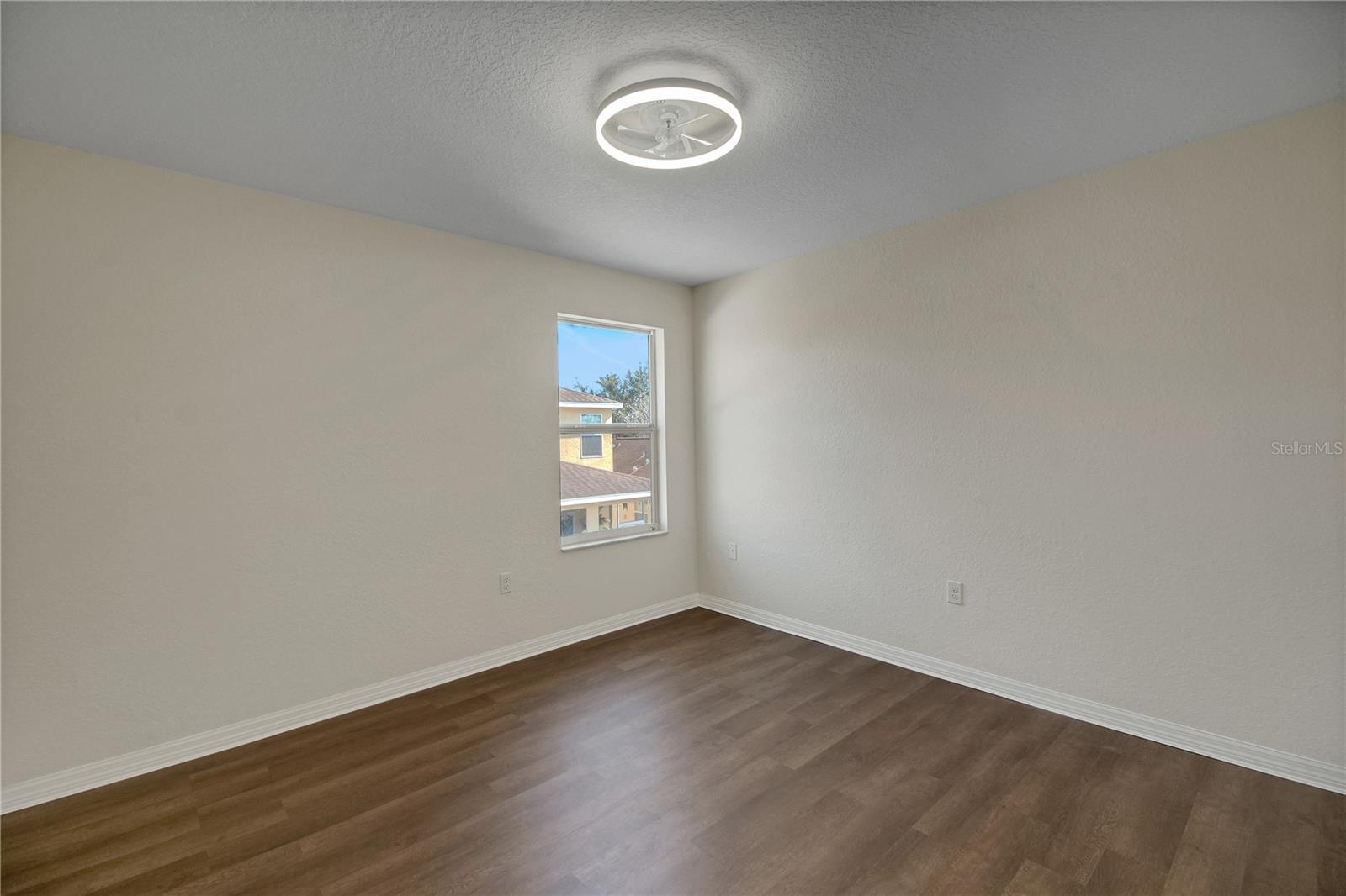 Image 34 of 72 For 12392 48th Loop