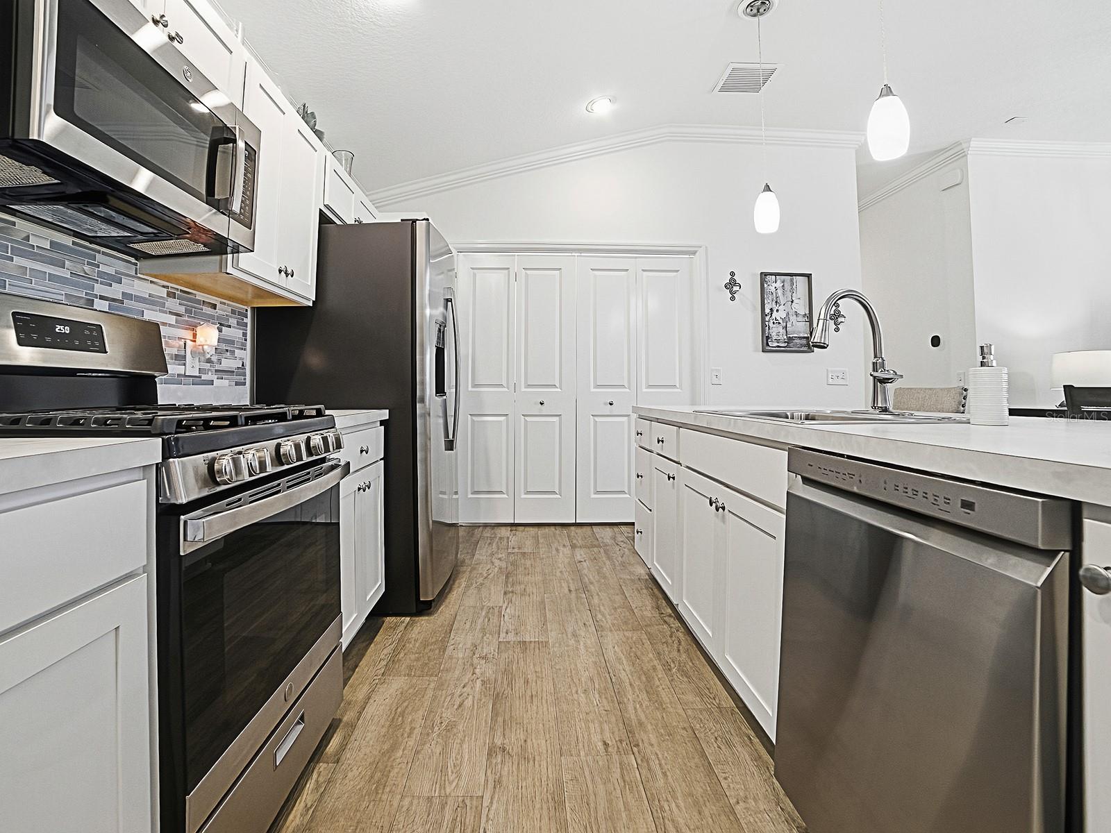 Image 4 of 37 For 3099 Melle Place