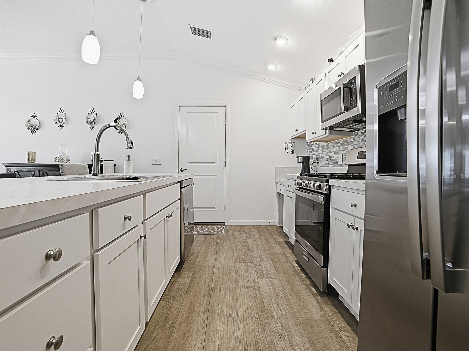 Image 6 of 37 For 3099 Melle Place