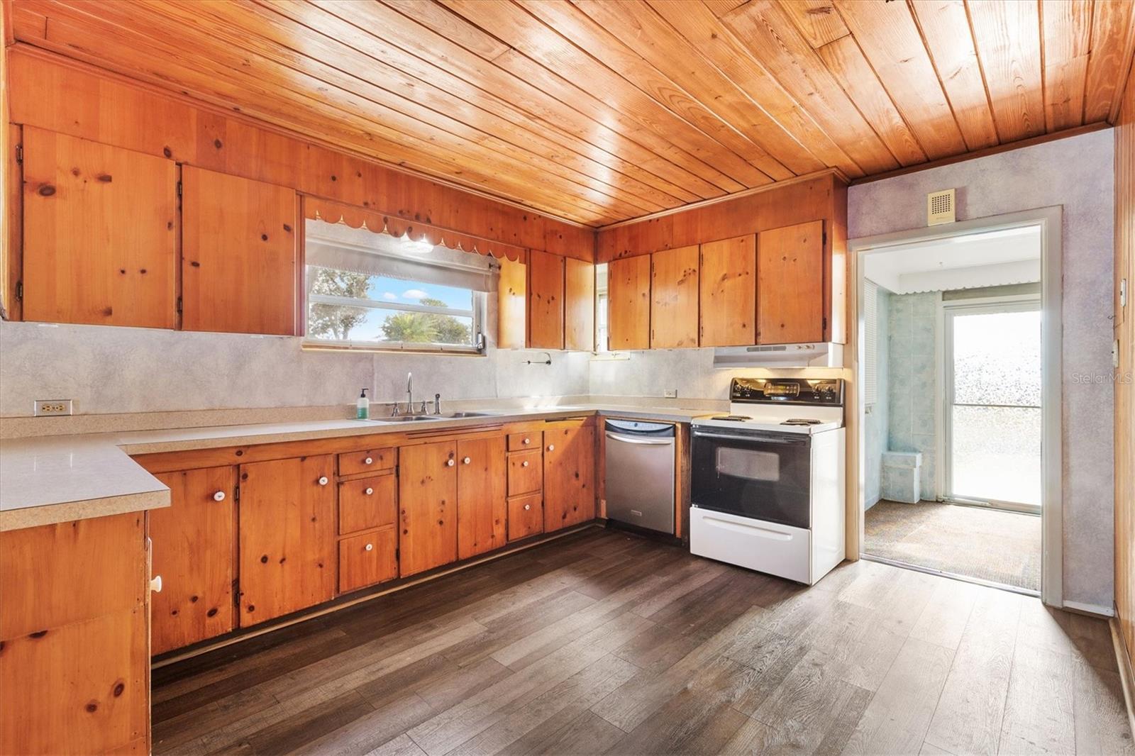 Image 11 of 38 For 5605 Berts Road