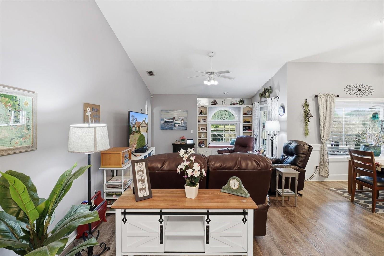 Image 4 of 30 For 9533 Pelican Cove Court