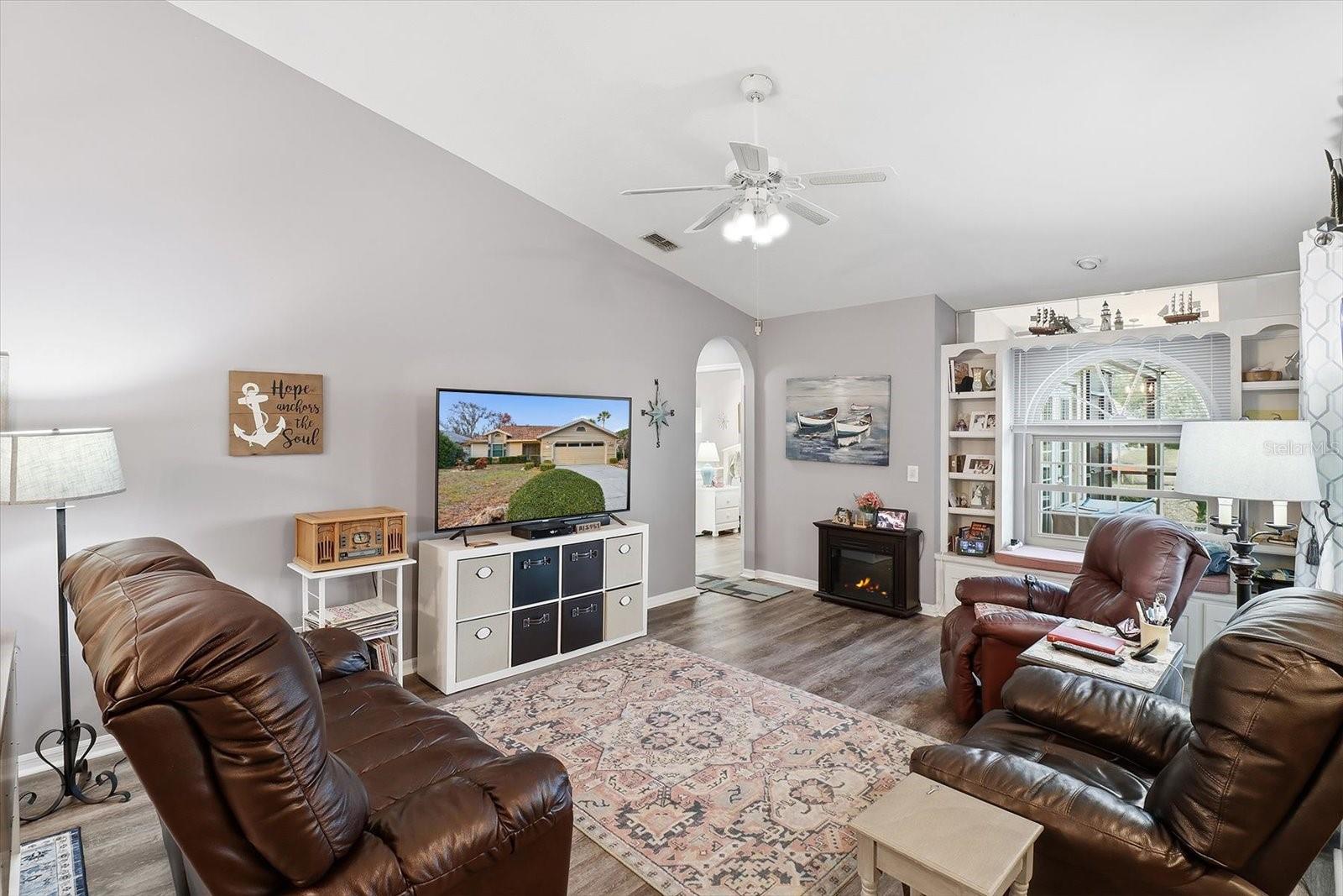 Image 5 of 30 For 9533 Pelican Cove Court