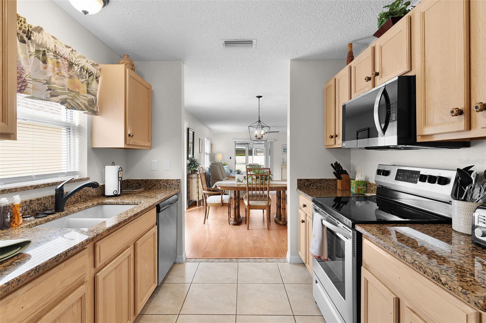 Image 19 of 46 For 1116 San Bernardo Road