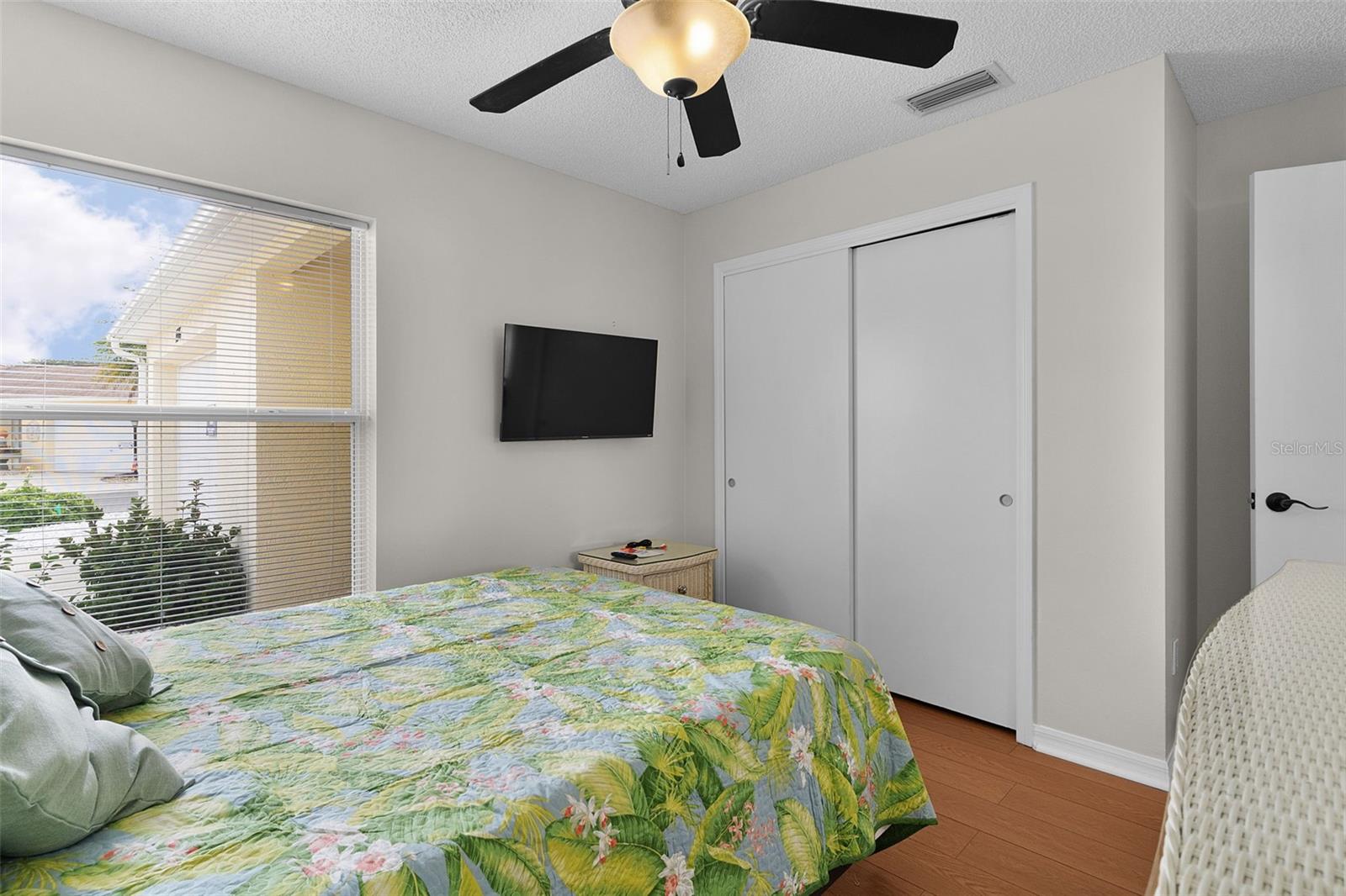 Image 26 of 46 For 1116 San Bernardo Road