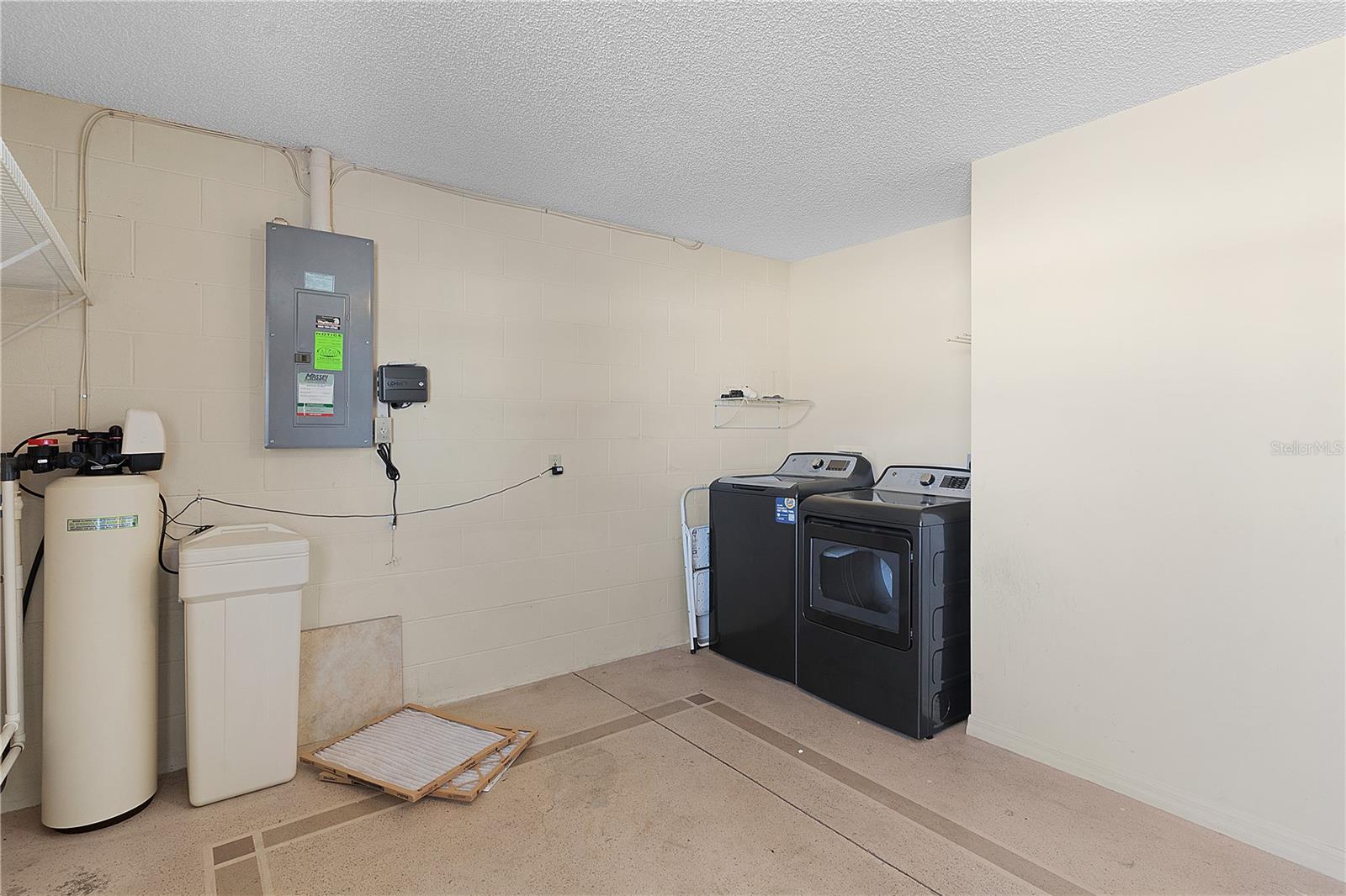 Image 33 of 46 For 1116 San Bernardo Road