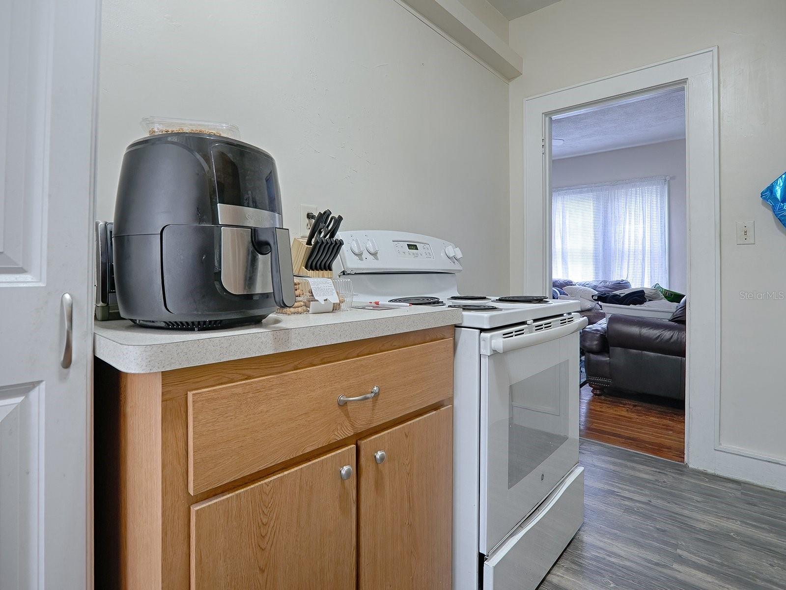 Image 32 of 50 For 426 Citrus Avenue