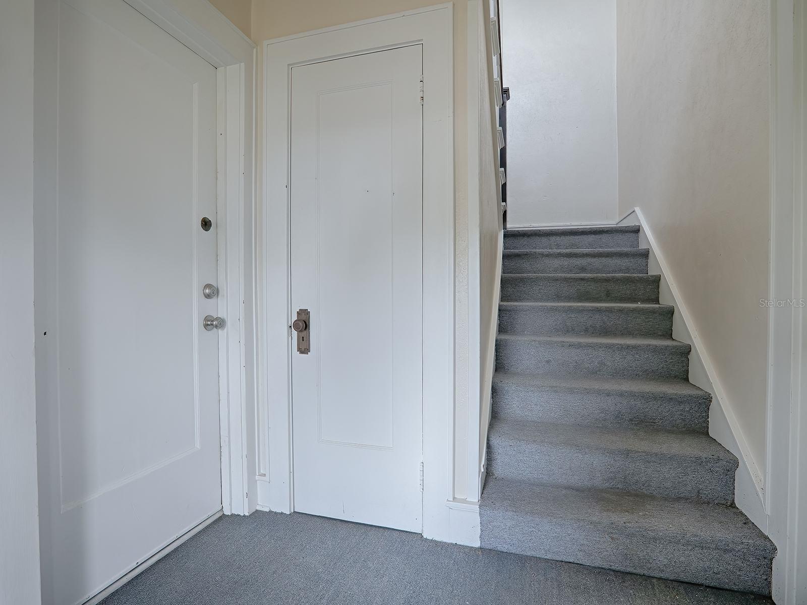 Image 4 of 50 For 426 Citrus Avenue