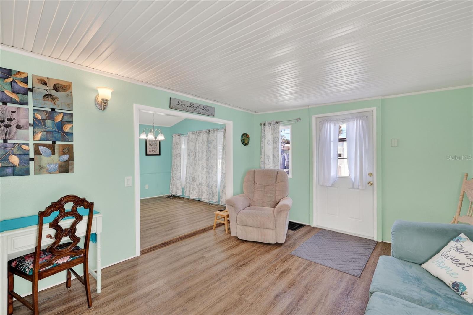 Image 6 of 25 For 38237 Oriole Way