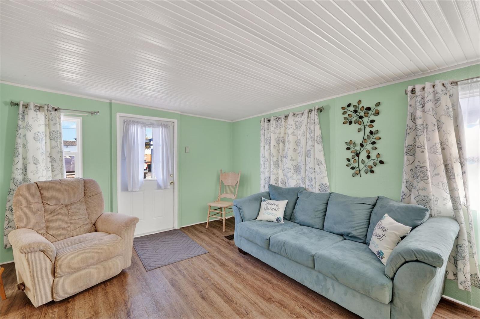 Image 7 of 25 For 38237 Oriole Way