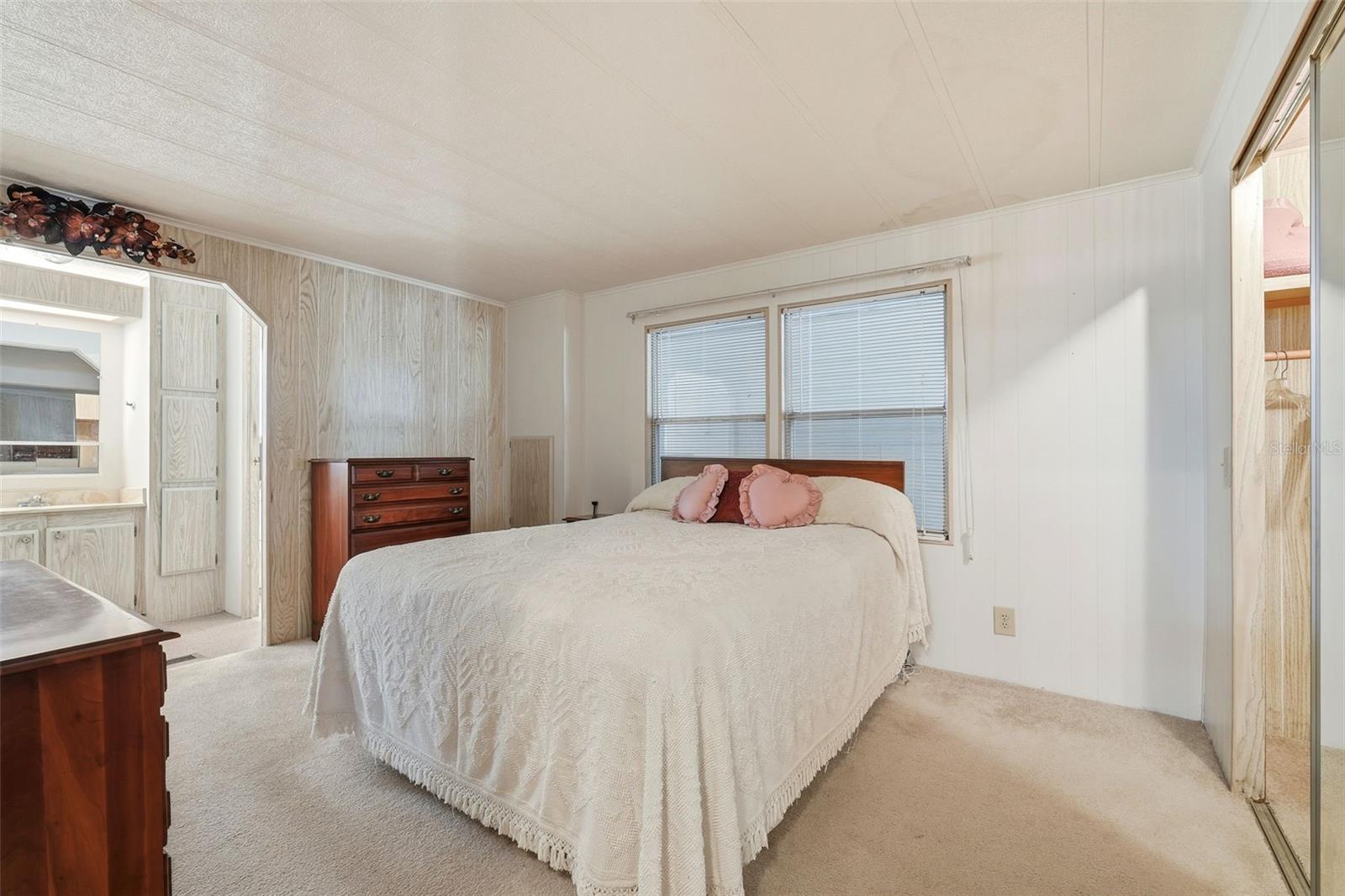 Image 15 of 33 For 1001 Belmont Circle