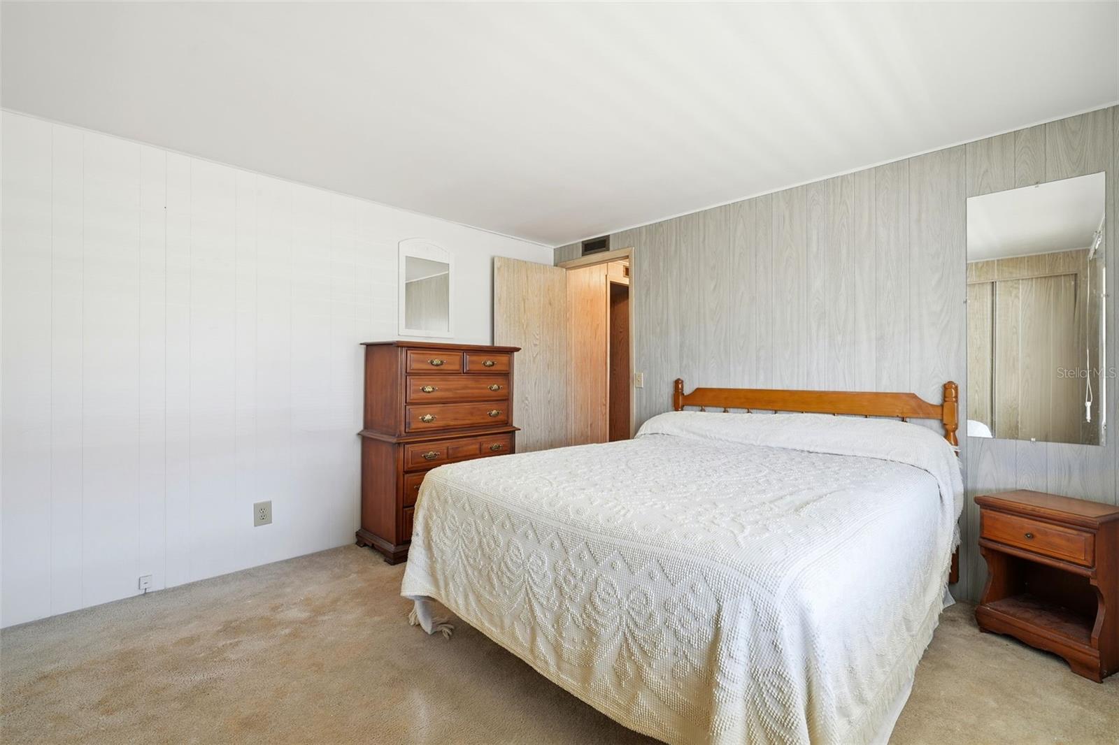 Image 20 of 33 For 1001 Belmont Circle