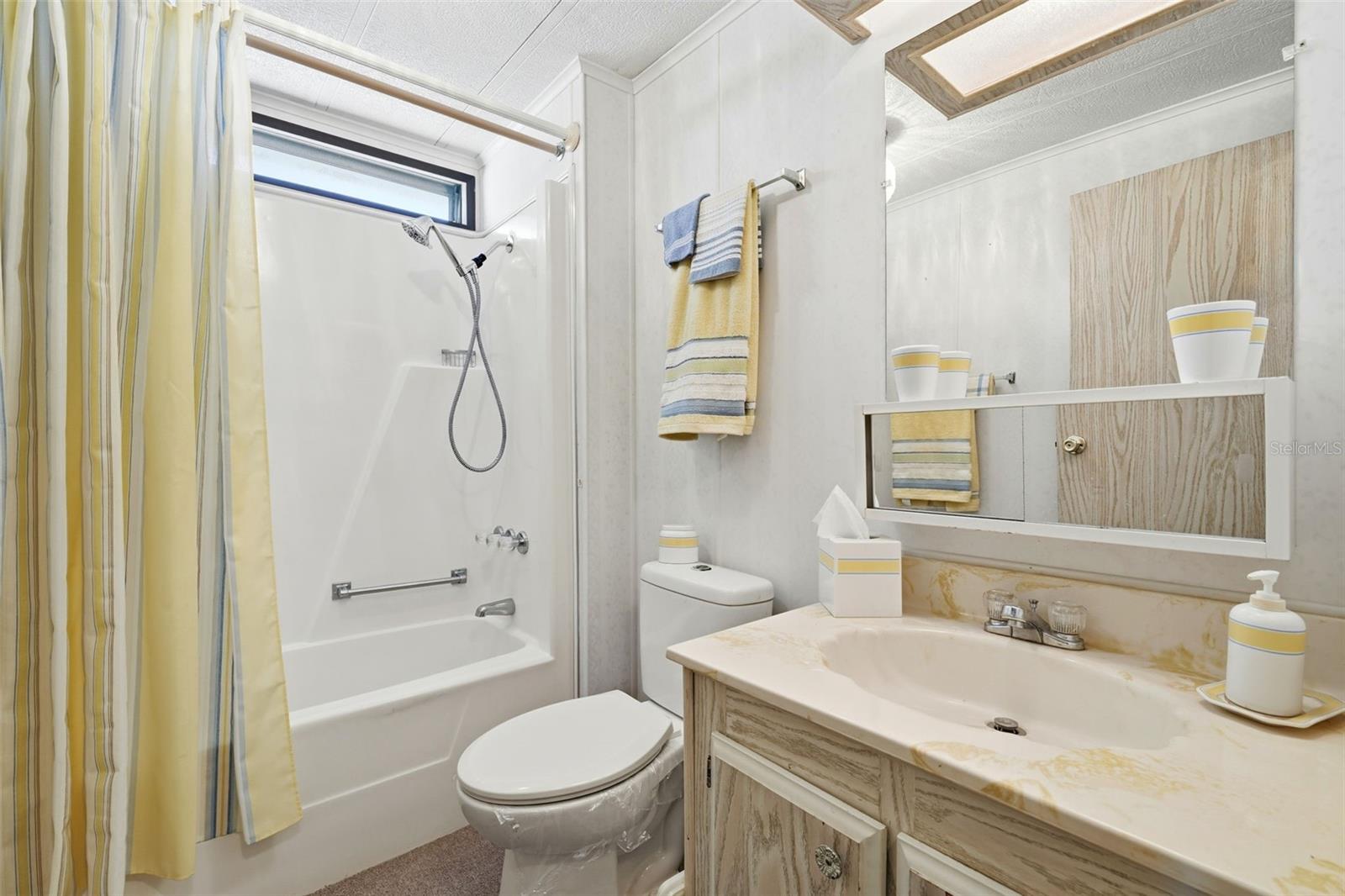 Image 22 of 33 For 1001 Belmont Circle