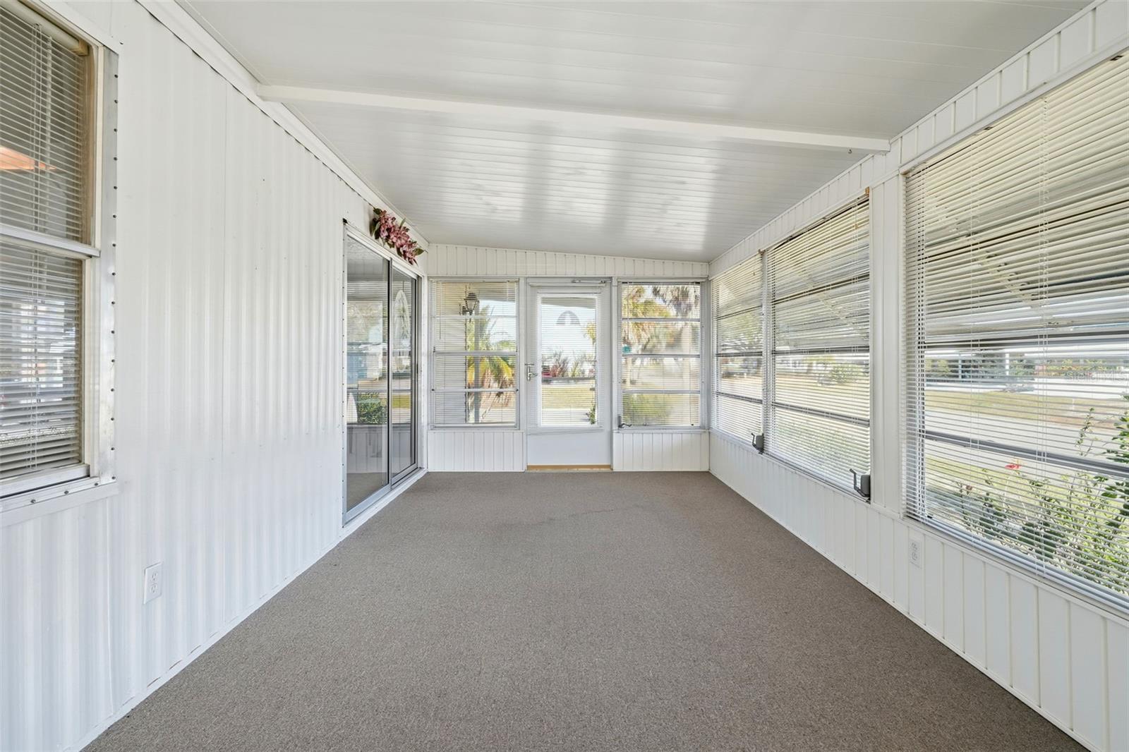 Image 29 of 33 For 1001 Belmont Circle