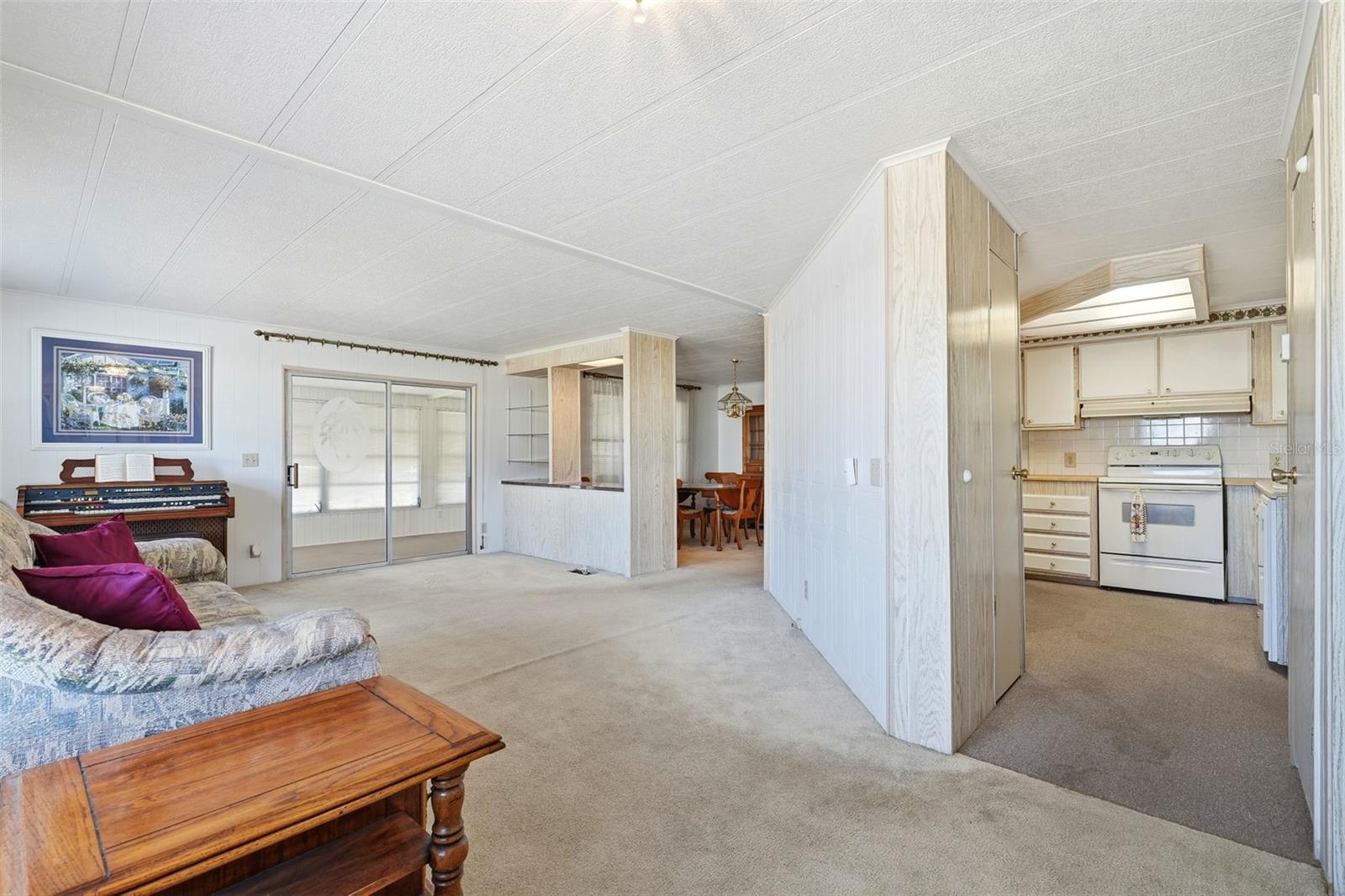 Image 9 of 33 For 1001 Belmont Circle