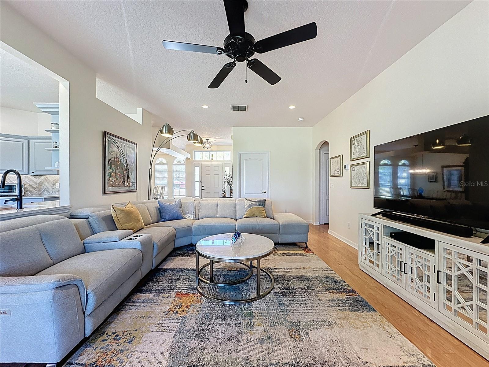 Image 29 of 87 For 3842 Avon Court