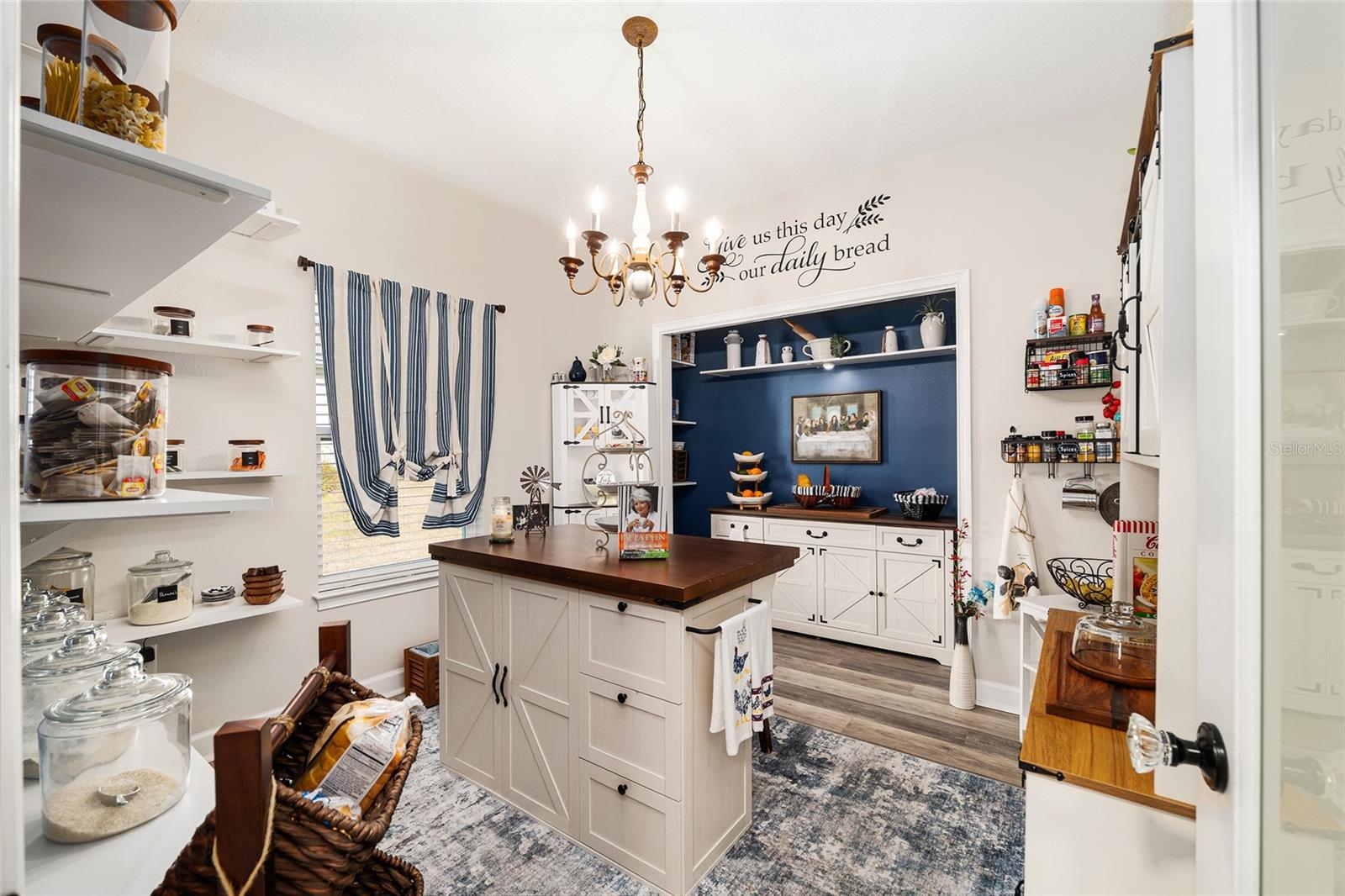 Image 37 of 100 For 292 Old Cypress Way