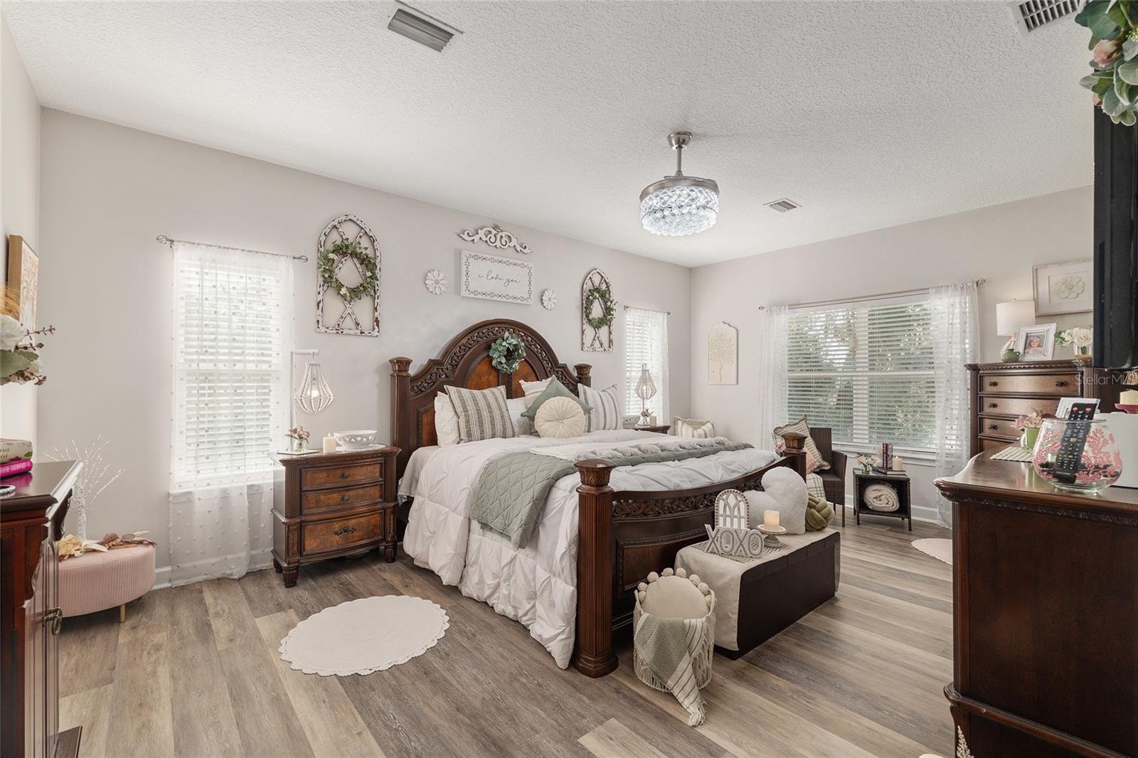 Image 40 of 100 For 292 Old Cypress Way