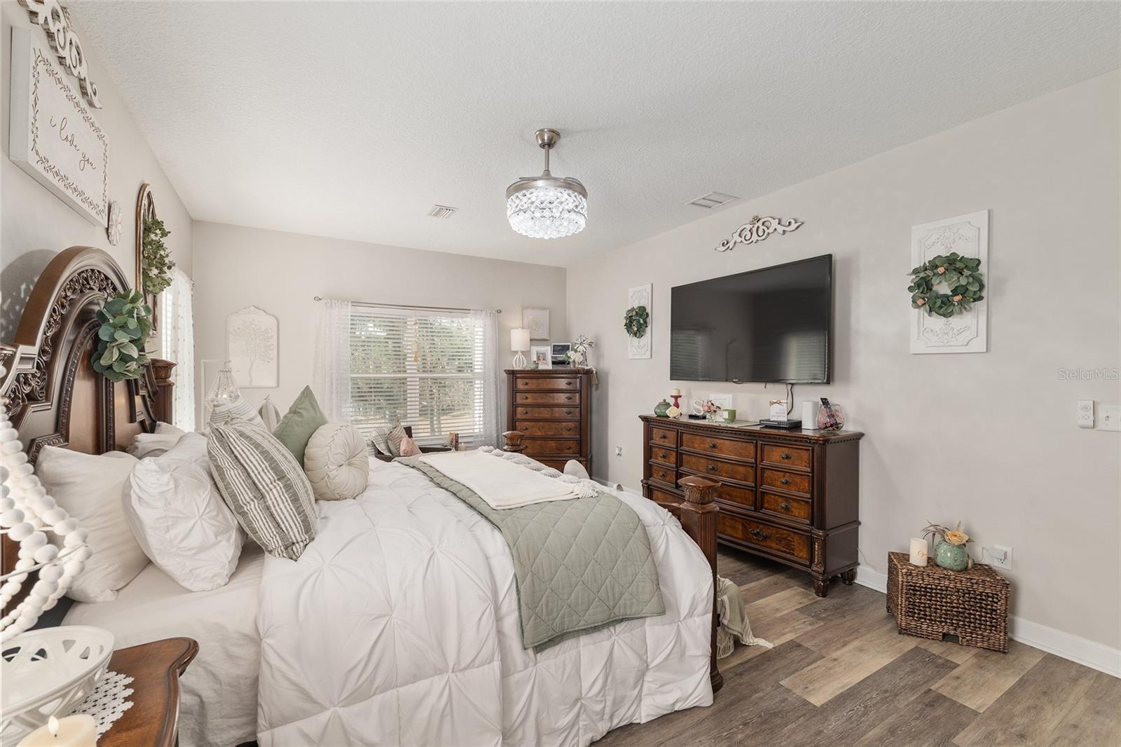 Image 41 of 100 For 292 Old Cypress Way