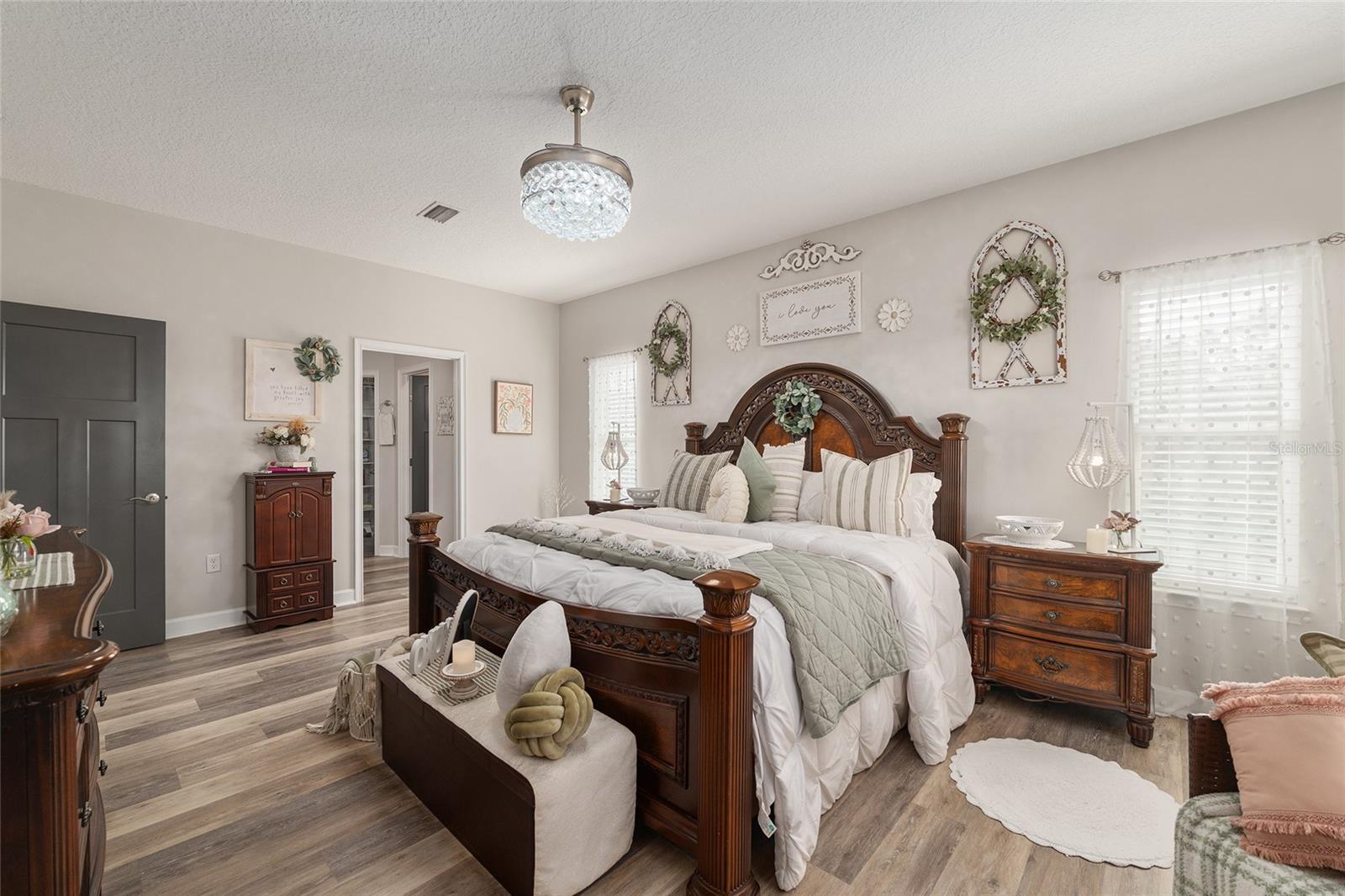 Image 42 of 100 For 292 Old Cypress Way