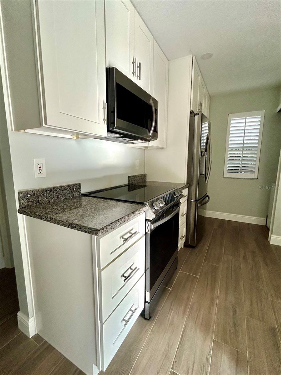 Image 11 of 45 For 936 Birmingham Court 106