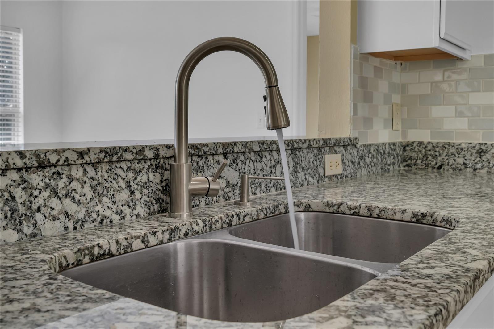 Image 8 of 46 For 10637 Crescendo Loop