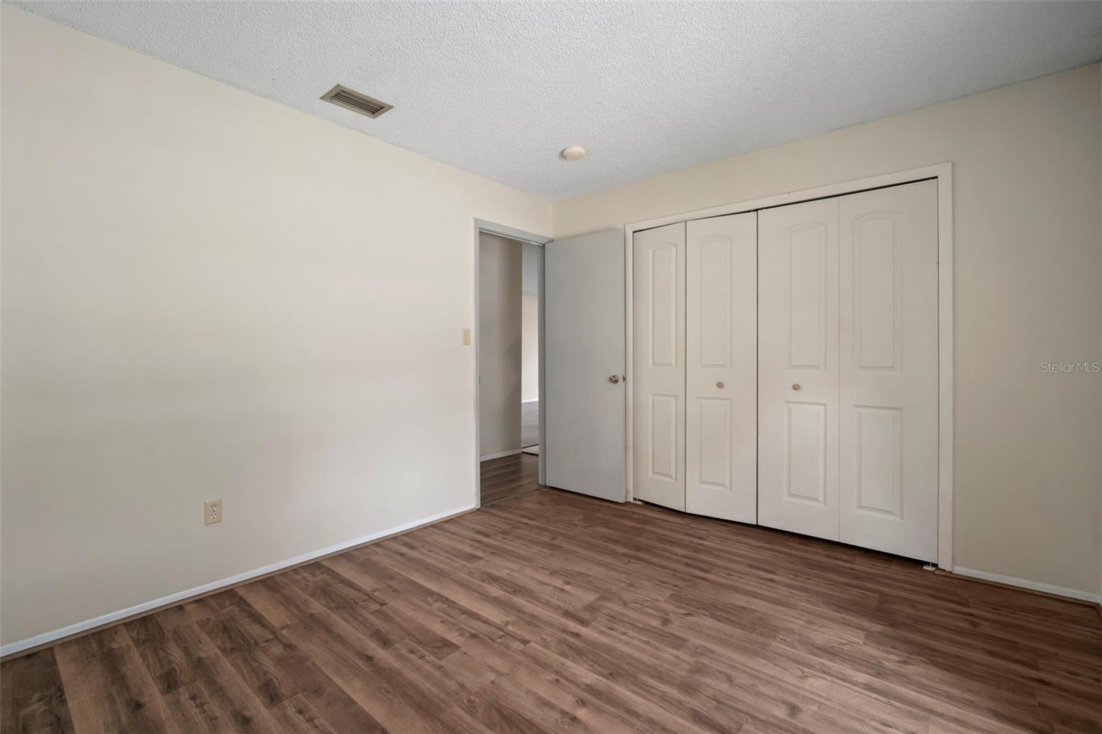 Image 24 of 43 For 810 Black Knight Drive