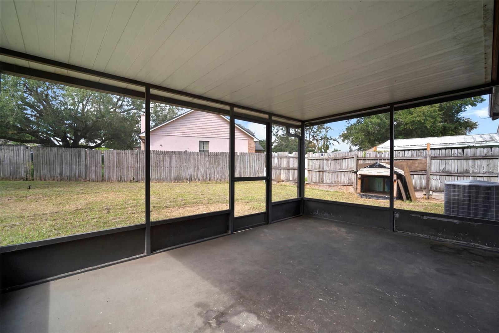 Image 34 of 43 For 810 Black Knight Drive