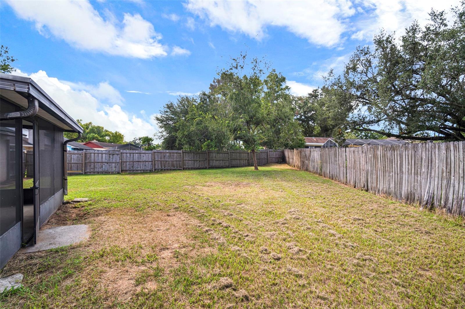 Image 36 of 43 For 810 Black Knight Drive