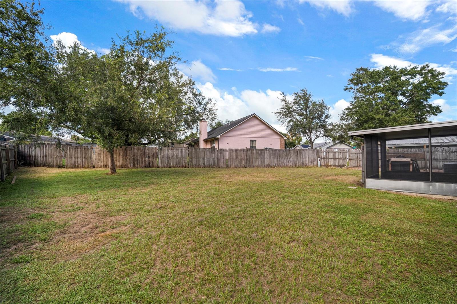 Image 39 of 43 For 810 Black Knight Drive