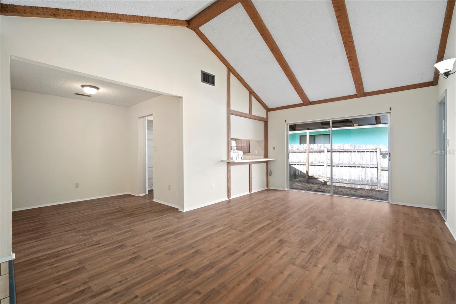 Image 7 of 43 For 810 Black Knight Drive