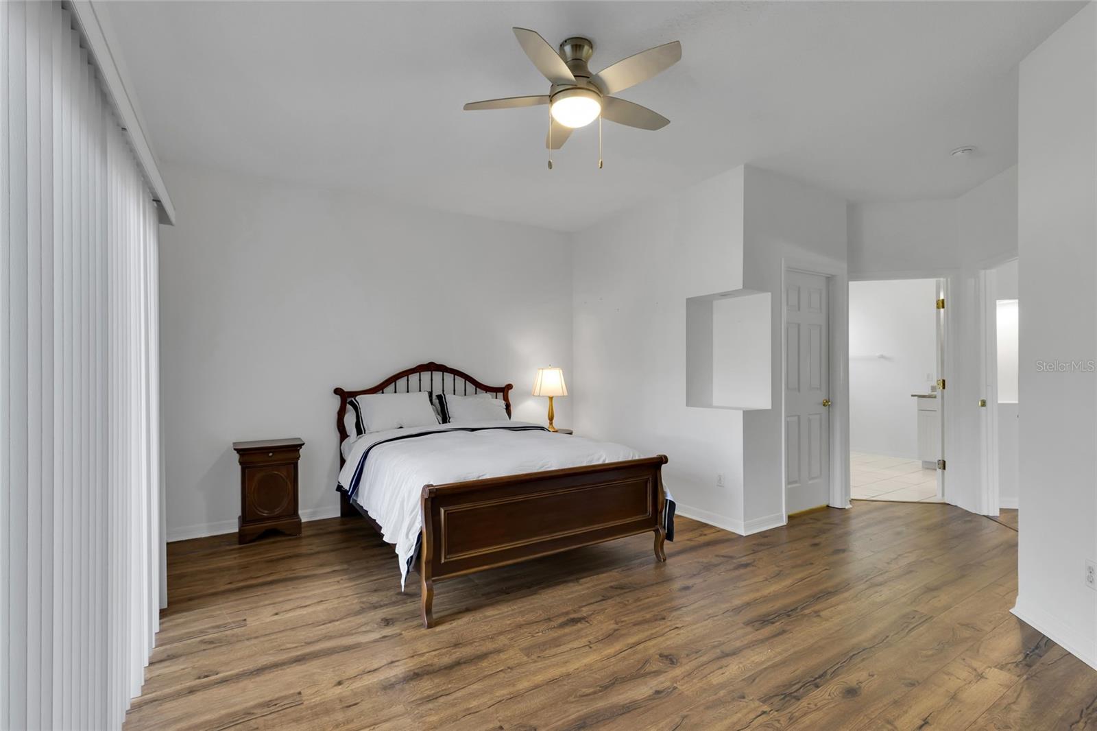 Image 19 of 46 For 9008 Heathland Court