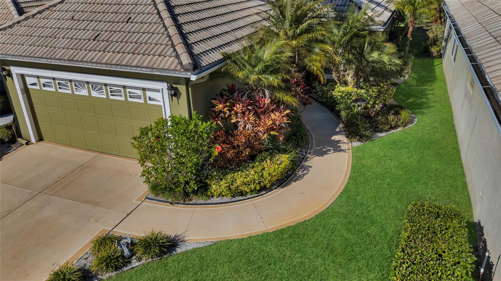 Image 3 of 46 For 9008 Heathland Court