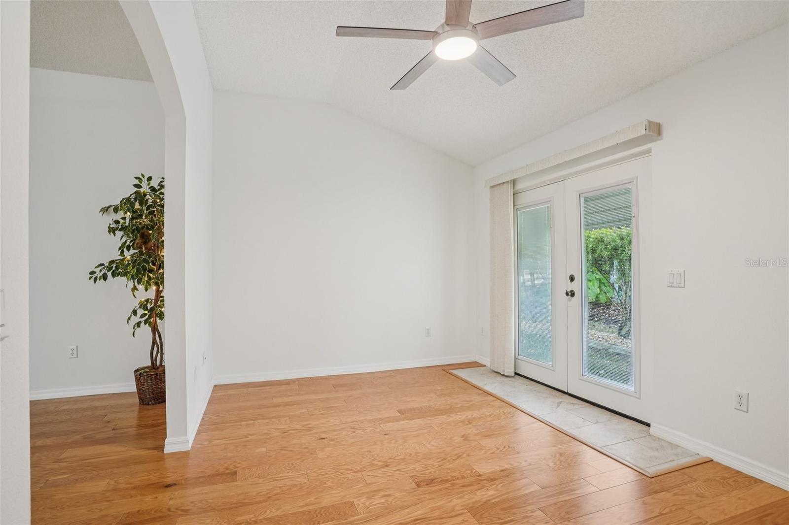 Image 33 of 57 For 1506 Canales Lane