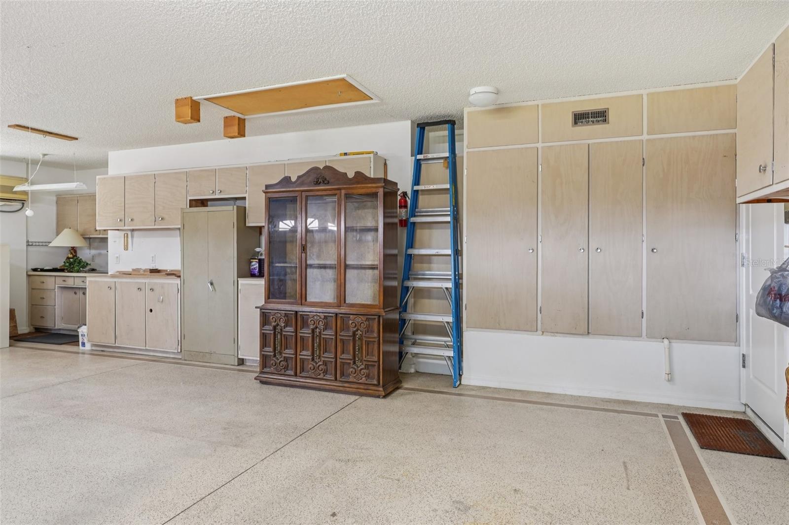 Image 44 of 57 For 1506 Canales Lane