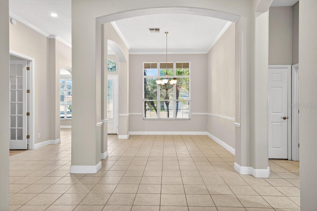 Image 13 of 70 For 201 Blue Water Edge Drive