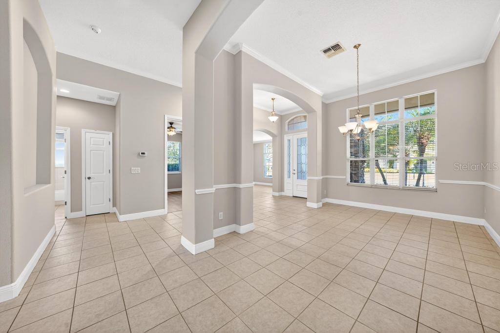 Image 14 of 70 For 201 Blue Water Edge Drive