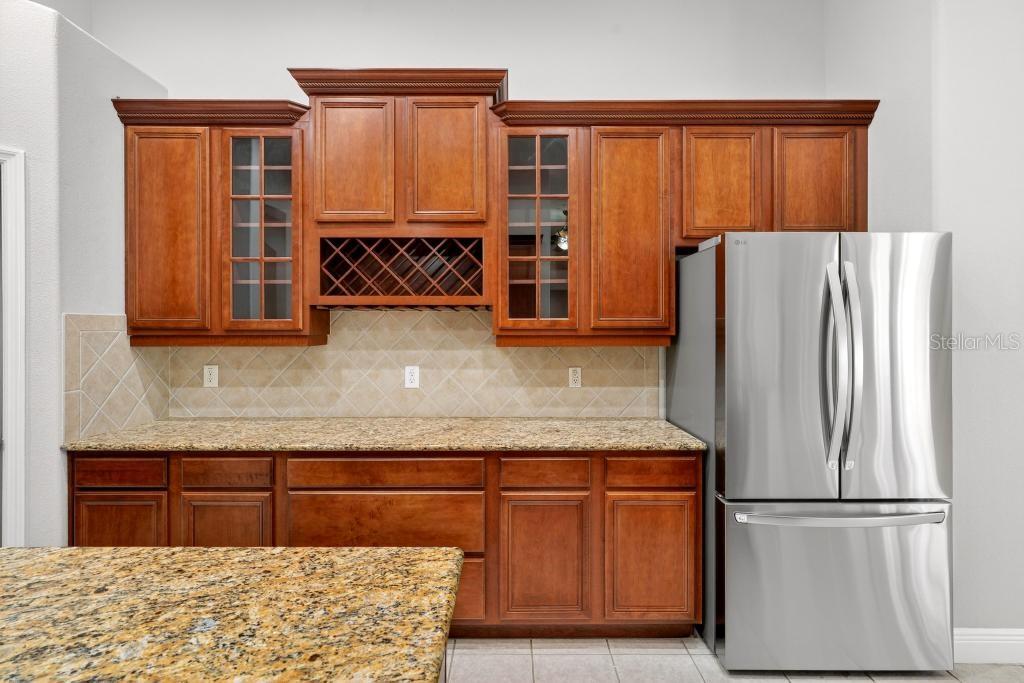 Image 29 of 70 For 201 Blue Water Edge Drive