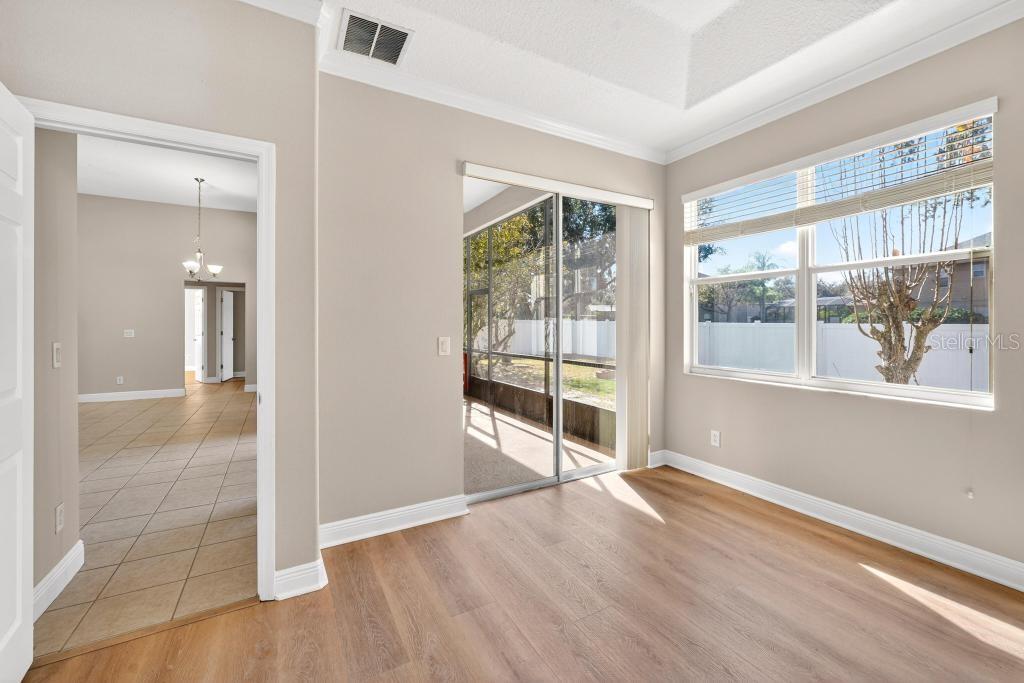 Image 44 of 70 For 201 Blue Water Edge Drive