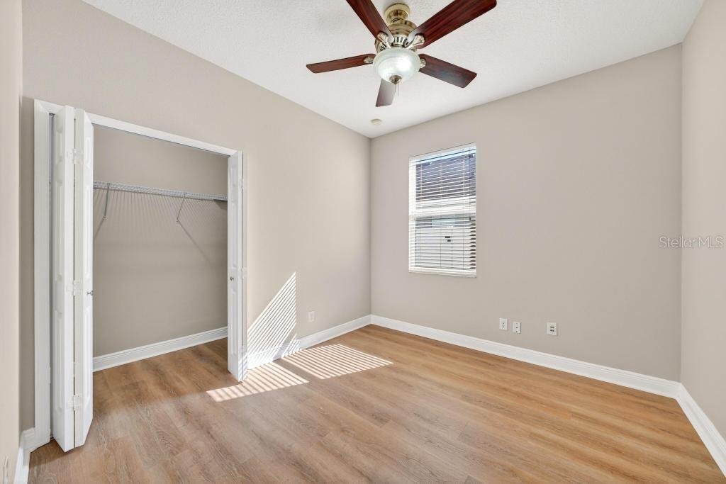 Image 48 of 70 For 201 Blue Water Edge Drive