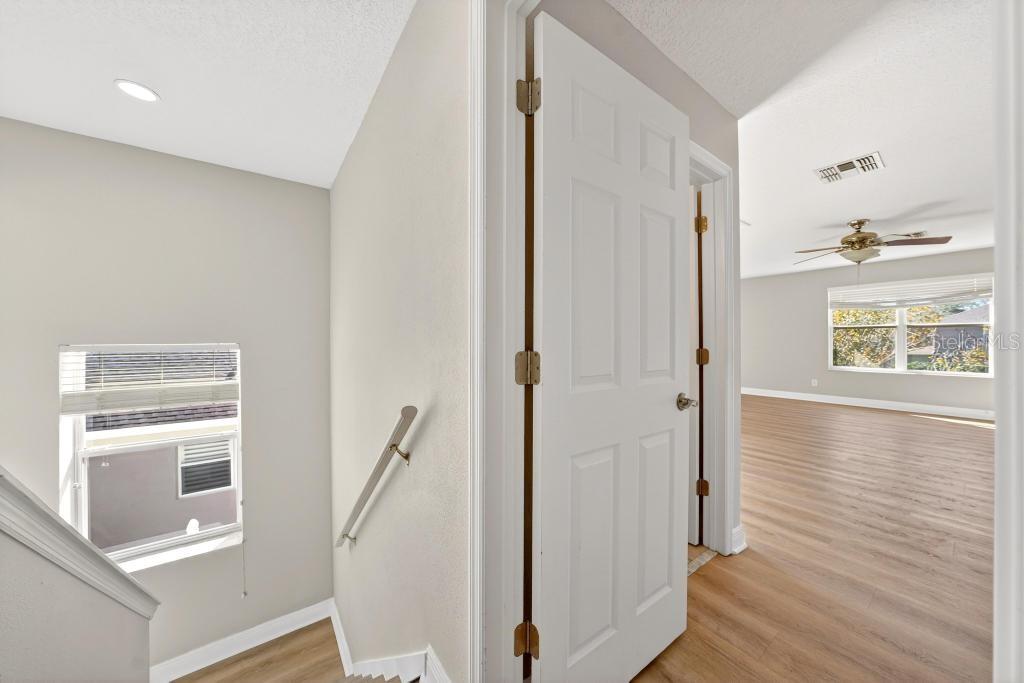 Image 54 of 70 For 201 Blue Water Edge Drive