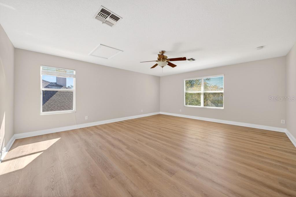 Image 55 of 70 For 201 Blue Water Edge Drive