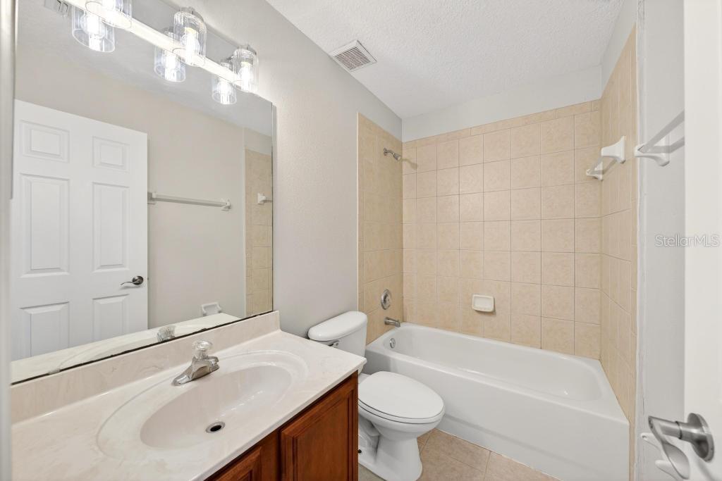 Image 59 of 70 For 201 Blue Water Edge Drive